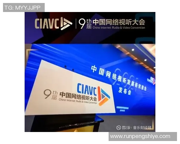 简单聊天室与复杂社交平台的对比分析及其对用户体验的影响探讨